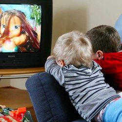 نقش تلویزیون در فرآیند فرهنگ پذیری کودکان