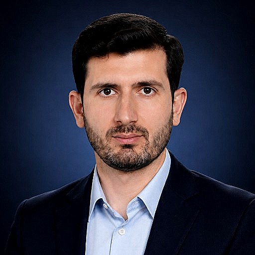 رضا فرخ نژاد