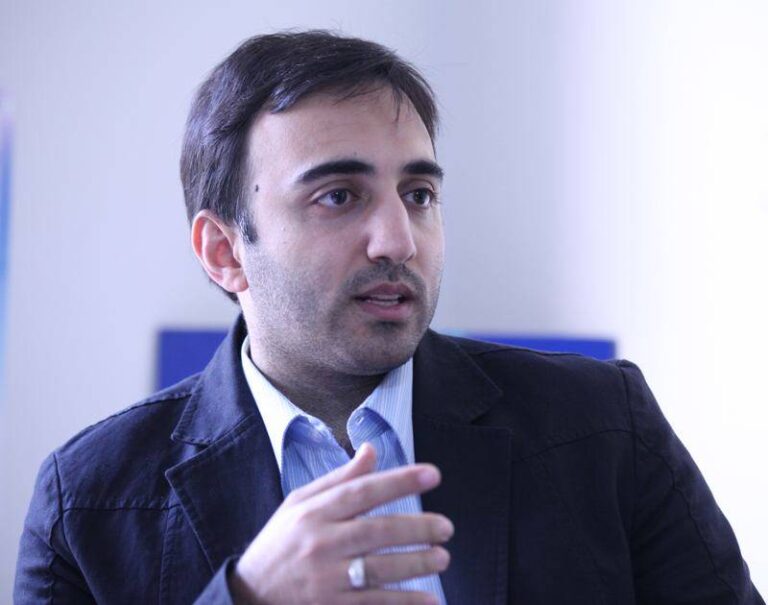 احسان نیلی