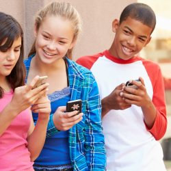 راهکارهایی برای کاهش مصرف موبایل کودکان