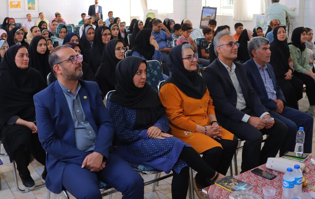 ‌آیین پایانی جشنواره داستان‌نویسی کودکان و نوجوانان یزد برگزار شد